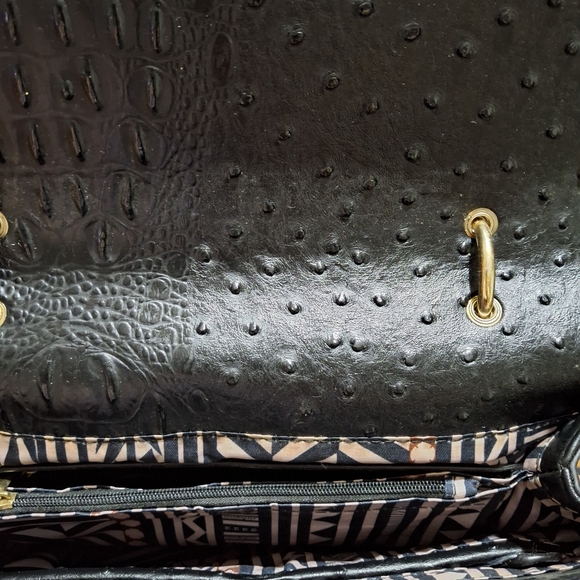 ***LOW START***. BAG NWOT Includes Wallet, Huda Beauty Lip Set & Eyeshadows. - Picture 4 of 4